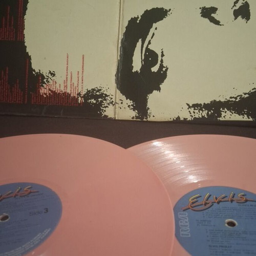 Elvis 40 Greatest Hits vinyl record used, good condition