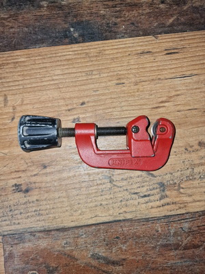 Κόφτης σωλήνων Knipex μεταχειρισμένος, υψηλής ποιότητας