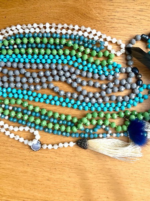Long necklace with semi-precious stones like new, 67 cm length