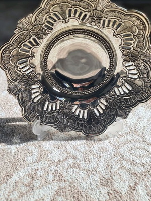 Vintage silver-plated decorative tray like new