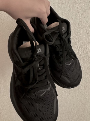 Hoka One One Bondi 8 running shoes, black, size 37 1/3