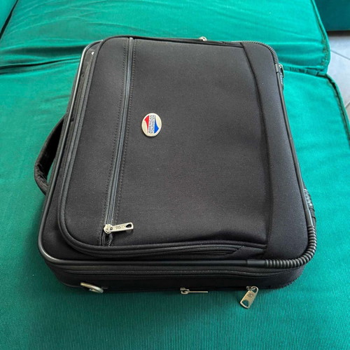 American Tourister Laptop Bag 15" shoulder briefcase black like new