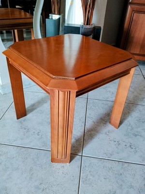 Coffee table like new, dimensions 46x46x40 cm