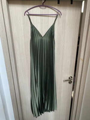 Maxi dress green like new, impressive