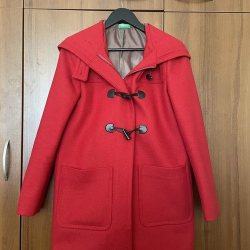 Montgomery coat United Colors of Benetton like new, red, size L