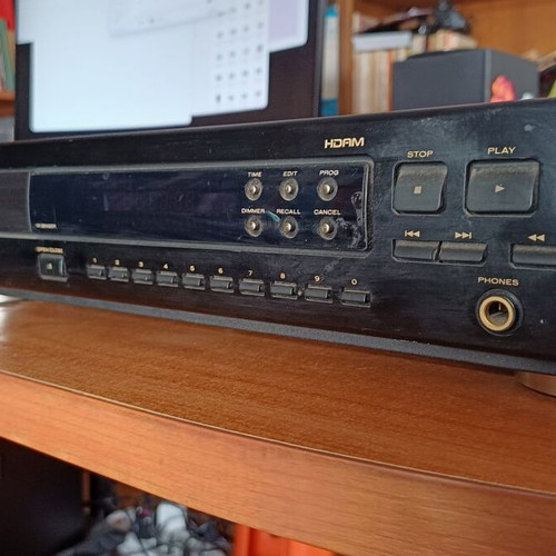 Marantz CD-67 CD player, classic model with analog and digital outputs