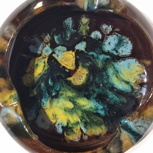 Clay ashtrays like new, set of 2 with colorful design