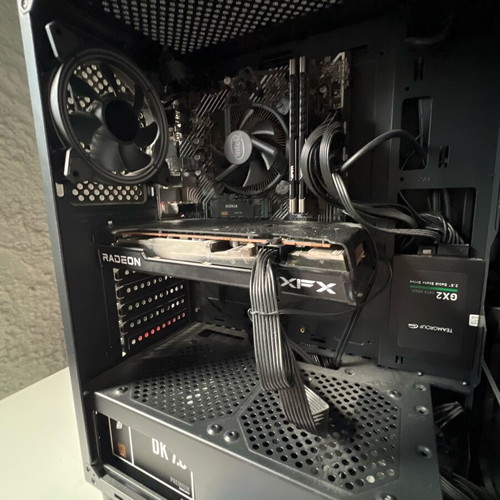 Gaming PC Intel Core i5-11400, AMD Radeon RX 6600 XT, like new