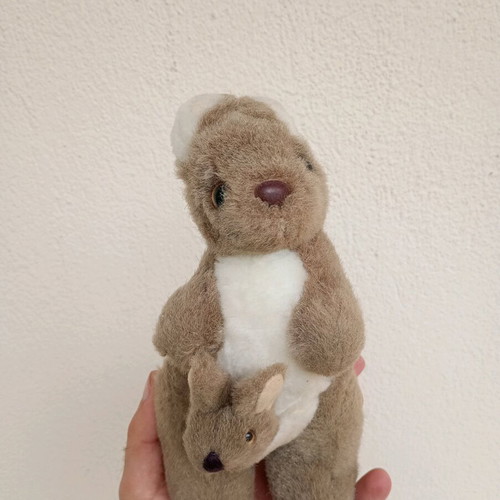 Vintage plush kangaroo like new, souvenir