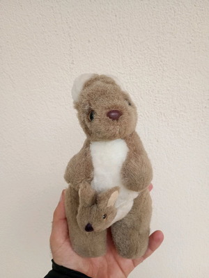 Vintage plush kangaroo like new, souvenir