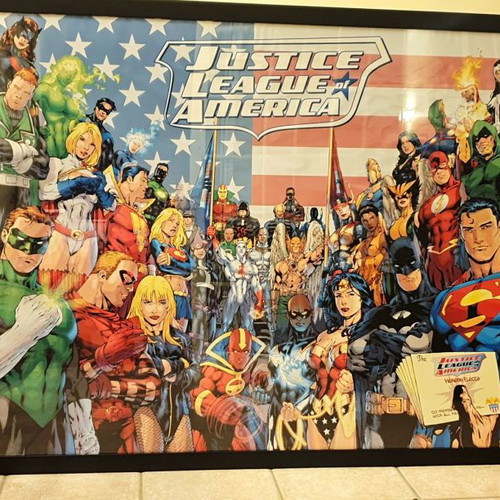 DC Justice League poster large, like new, framed with plexiglass