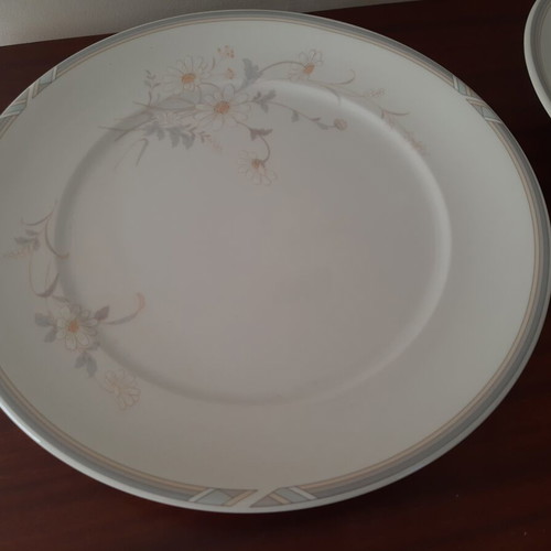 Keltcraft Ireland Serving Set 43 Pieces Like New