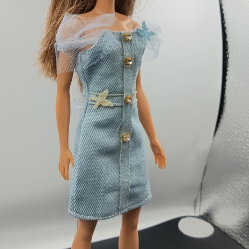 Dress and shoes for fashion dolls like new