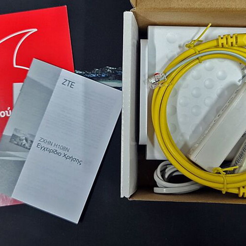 ZTE ZXHN H108N ADSL2+ router like new with accessories