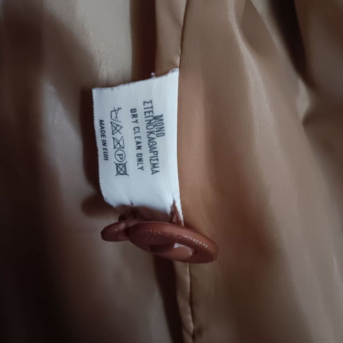 Veto women's coat brown like new with detachable fur