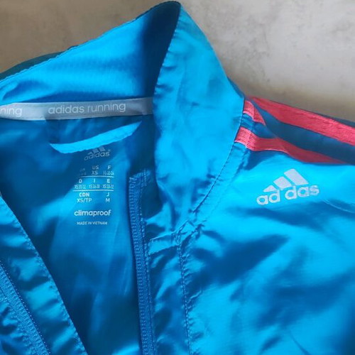 Adidas windbreaker like new, blue