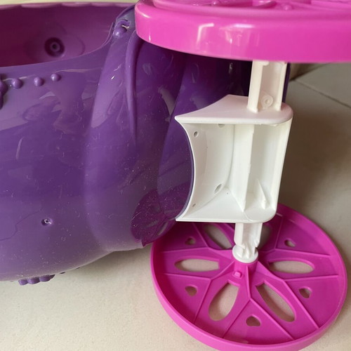 Horse with carriage toy like new, Barbie style