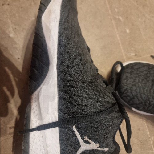 Jordan women's basketball shoes like new, black, size 40
