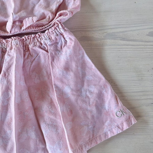 Calvin Klein skirt and blouse set for 4 years like new, white and pink