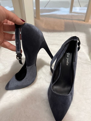 Γόβες βελούδινες ποντικί σαν καινούργιο, 38 νούμερο, 11,5 εκ.