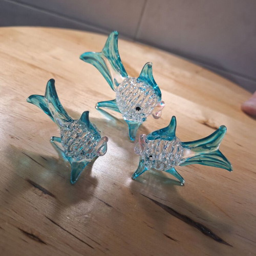 Italian glass fish miniatures like new, set of 3