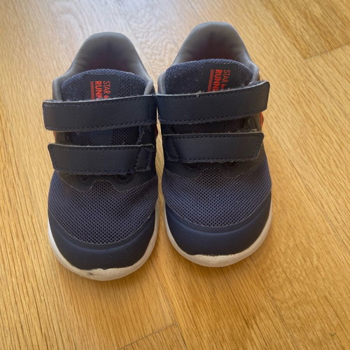 Nike runner shoes like new, size 25, blue