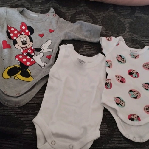 Baby bodysuits for girl like new, pack of 3 pieces