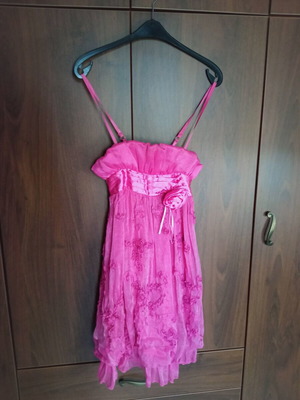 Fuchsia dress with roses used, organza and satin details, size M
