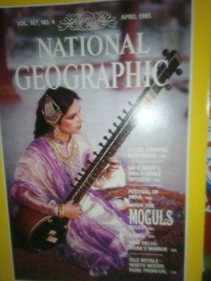 Списание National Geographic Американско издание април 1985