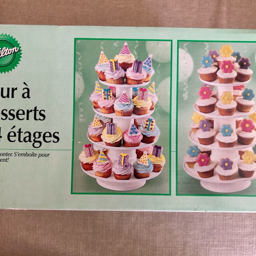 Wilton 4-tier cupcake stand like new