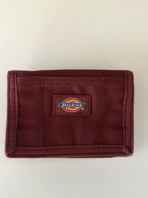 Dickies wallet like new, burgundy canvas