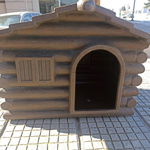 Dog house like new, small/medium size, brown plastic