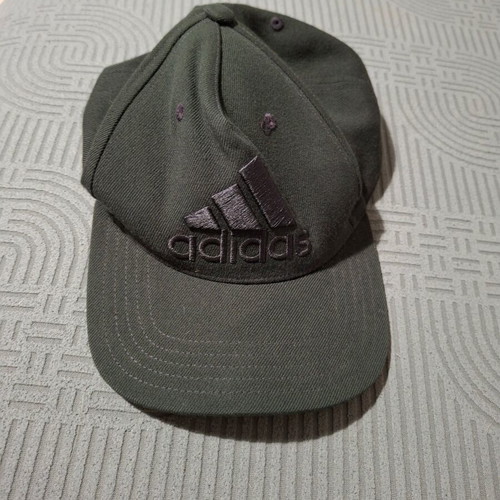Adidas boys cap like new, black, one size