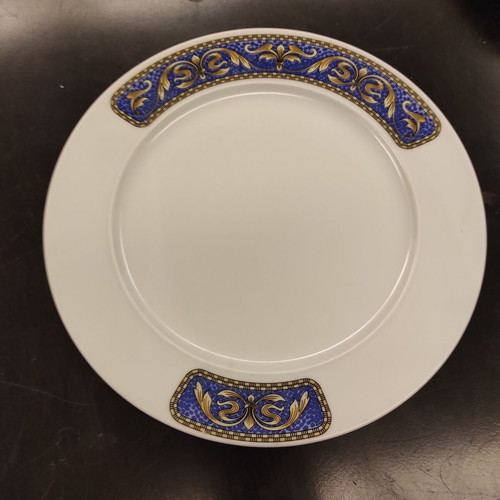 Porcelain shallow round plate GZ Gianni 24.5 cm like new