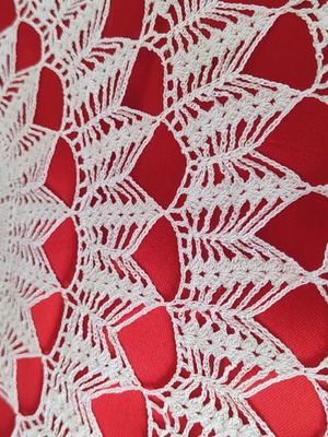 Handmade round table linen set with two napkins like new