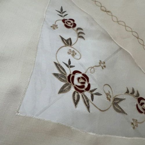 Set of 3 used tablecloths, 1 large, 1 medium, 2 small