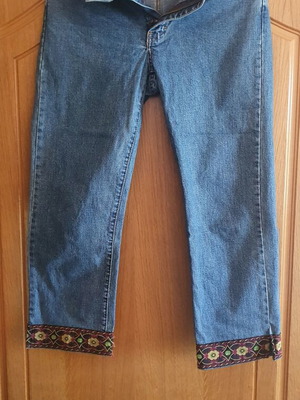 Miss Innuendo's Collection Capri Jeans Size 30 Like New