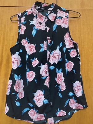 Floral Sleeveless Women's Shirt like new, black, size S