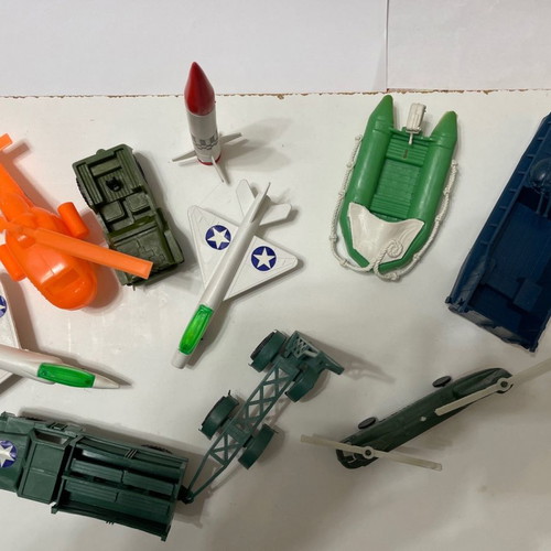 Various used military figures, pack of 2 sets