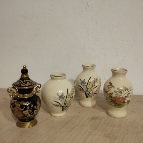 Miniature vase set like new, 4 porcelain pieces