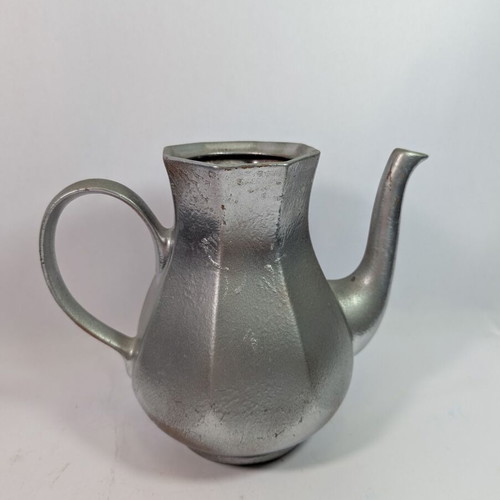 Decorative porcelain teapot silver with bronze used 18.5cm