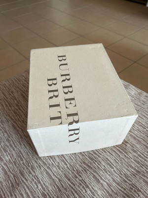 Κουτί Burberry Brit μεταχειρισμένο
