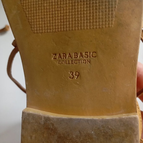 Zara leather women's sandals size 39, beige