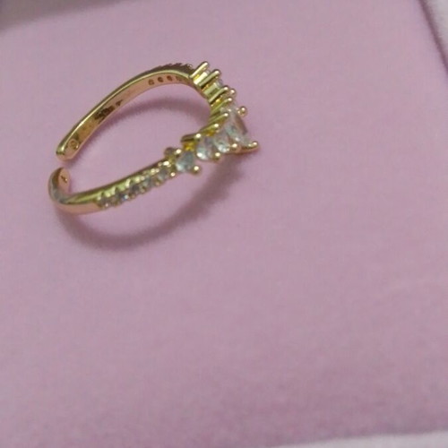 Gold-plated adjustable ring with zirconia new in gift box