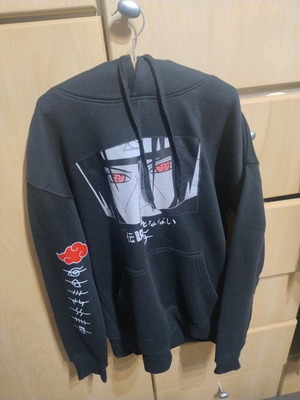 Naruto Akatsuki Itachi hoodie size M like new, black
