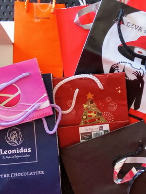 Collection of women's gift bags used, pack of 20 mini and medium size
