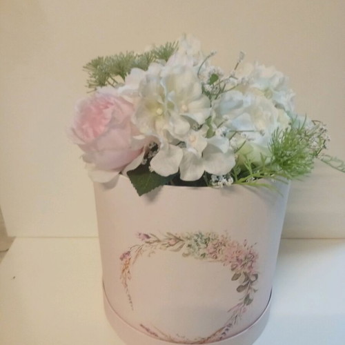 Pink box with flowers like new