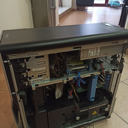 Dell Precision 690 server like new with 2 x Intel Xeon CPU, 16GB RAM, 250GB SATA disk