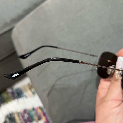 Body talk sunglasses new with minor frame defect