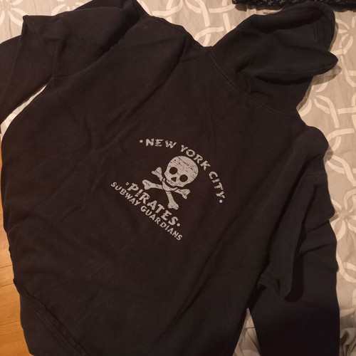 Duke sweatshirt black used with skull print New York Pirates size 3XL